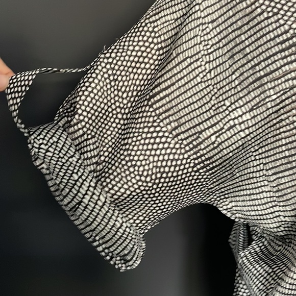 BCBG satin soft thin fabric tunic - Picture 4 of 5